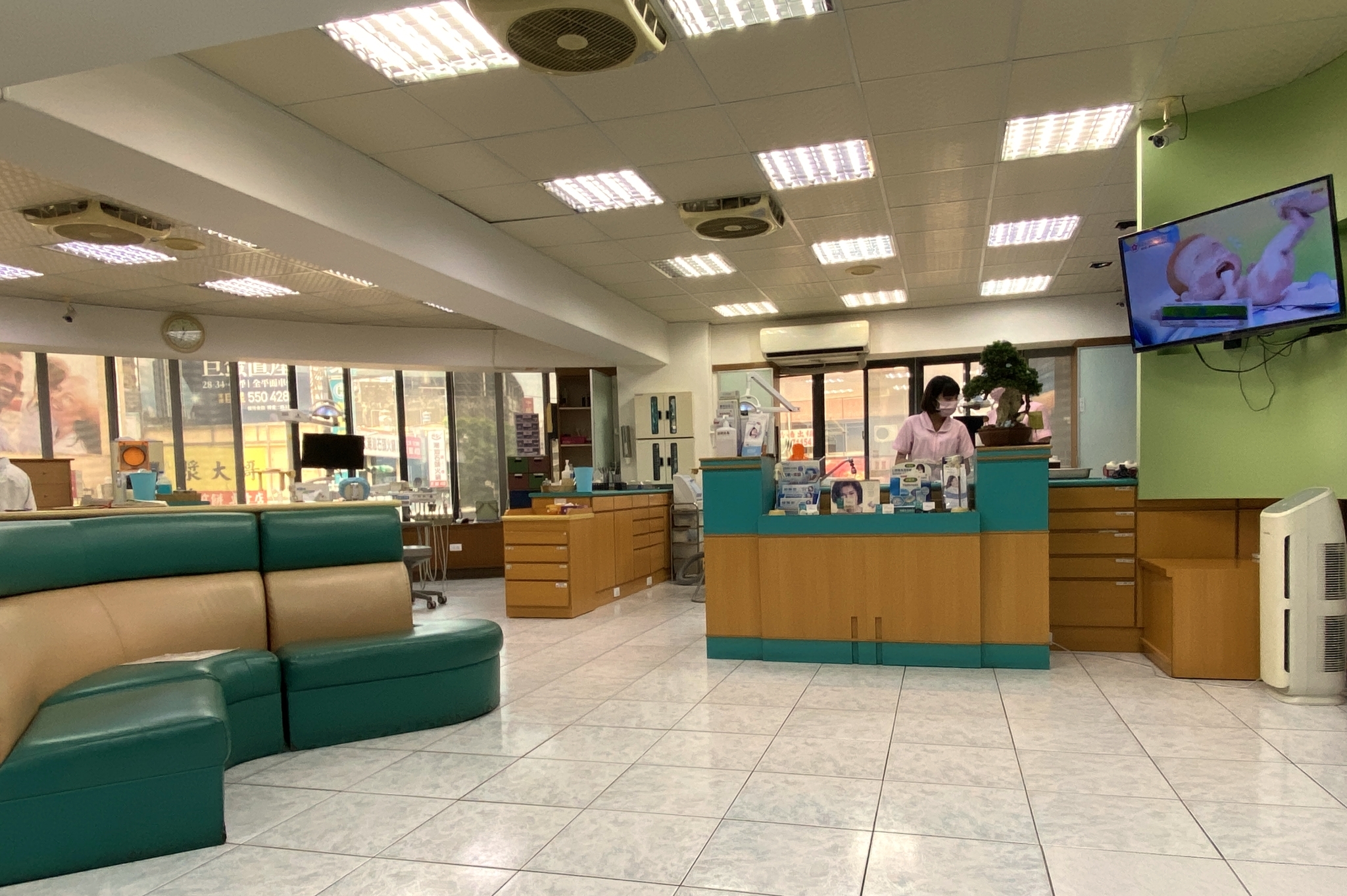 候診區2
